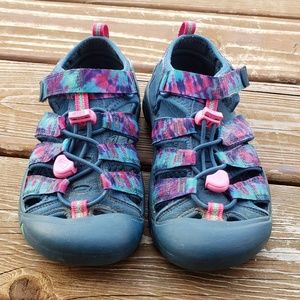 Keen Girls size 2 durable, active shoes